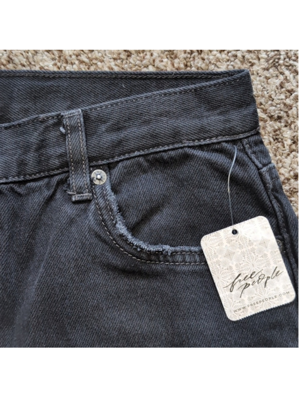 Free People Maggie Mid Rise Distressed Black Women Jeans Size 27 NEW - Picture 11 of 16